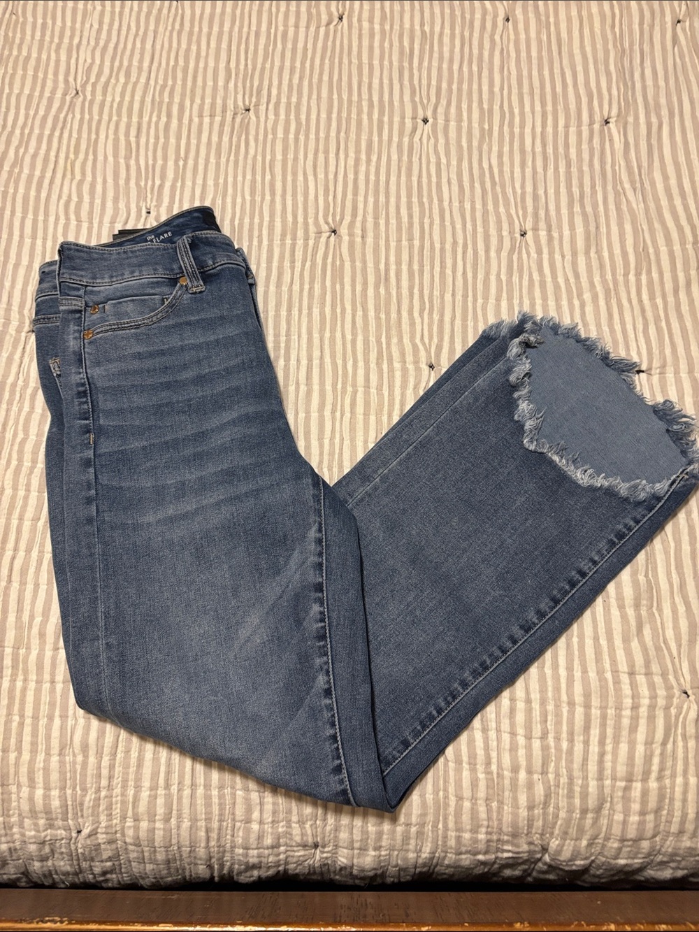 Liverpool Los Angeles Crop Flare Denim Jeans Womens SZ 4/27